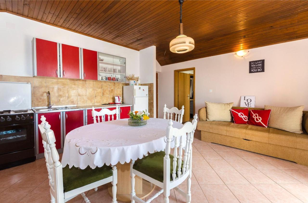 Apartment And Rooms Ema Vodice Exterior foto
