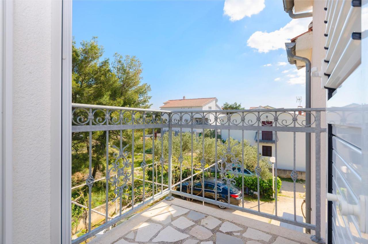 Apartment And Rooms Ema Vodice Exterior foto